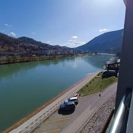 Апартаменты Stan Na Dan Drinska Noc -zvornik